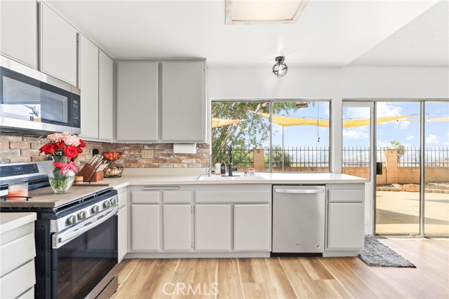 Detail Gallery Image 11 of 30 For 12518 Bernadette St, Pacoima,  CA 91331 - 4 Beds | 2 Baths