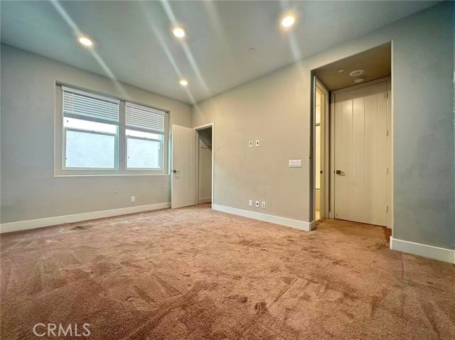 Detail Gallery Image 13 of 22 For 140 Crossover, Irvine,  CA 92618 - 4 Beds | 4/1 Baths