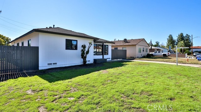 Detail Gallery Image 5 of 74 For 1729 E 21st St, San Bernardino,  CA 92404 - 5 Beds | 3 Baths