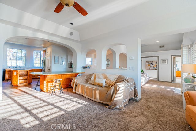 https://media.crmls.org/medias/db11389c-6620-4251-939a-36ee7477ba4a.jpg?preset=X-Large