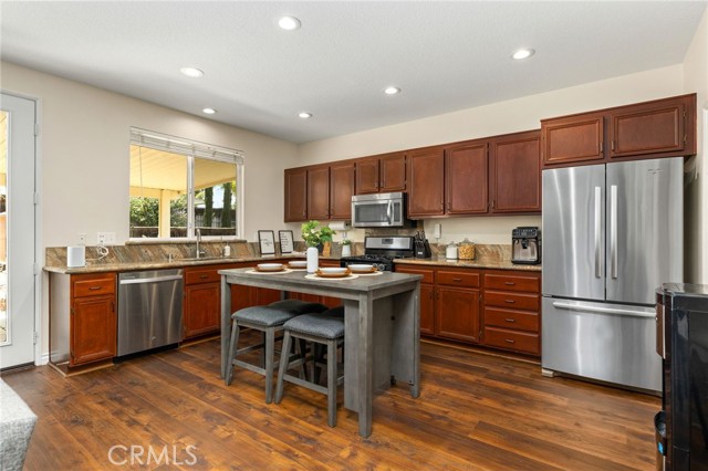 Detail Gallery Image 10 of 33 For 40929 Engelmann Oak St, Murrieta,  CA 92562 - 6 Beds | 2/1 Baths