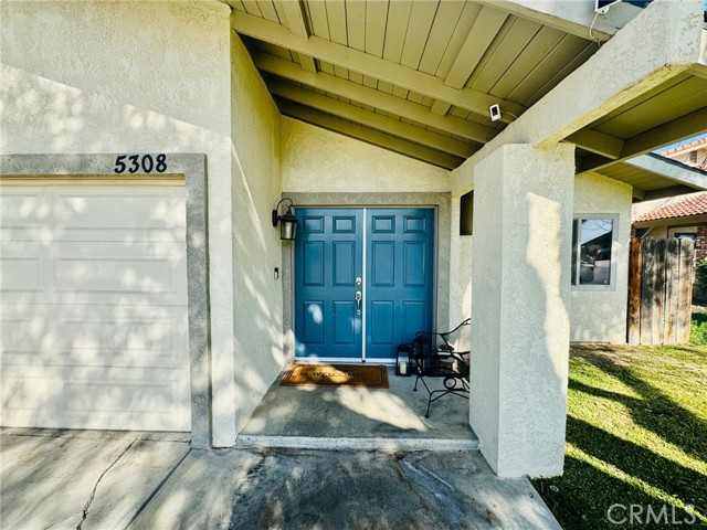 Detail Gallery Image 5 of 28 For 5308 Eastridge Ct, Bakersfield,  CA 93306 - 3 Beds | 2/1 Baths
