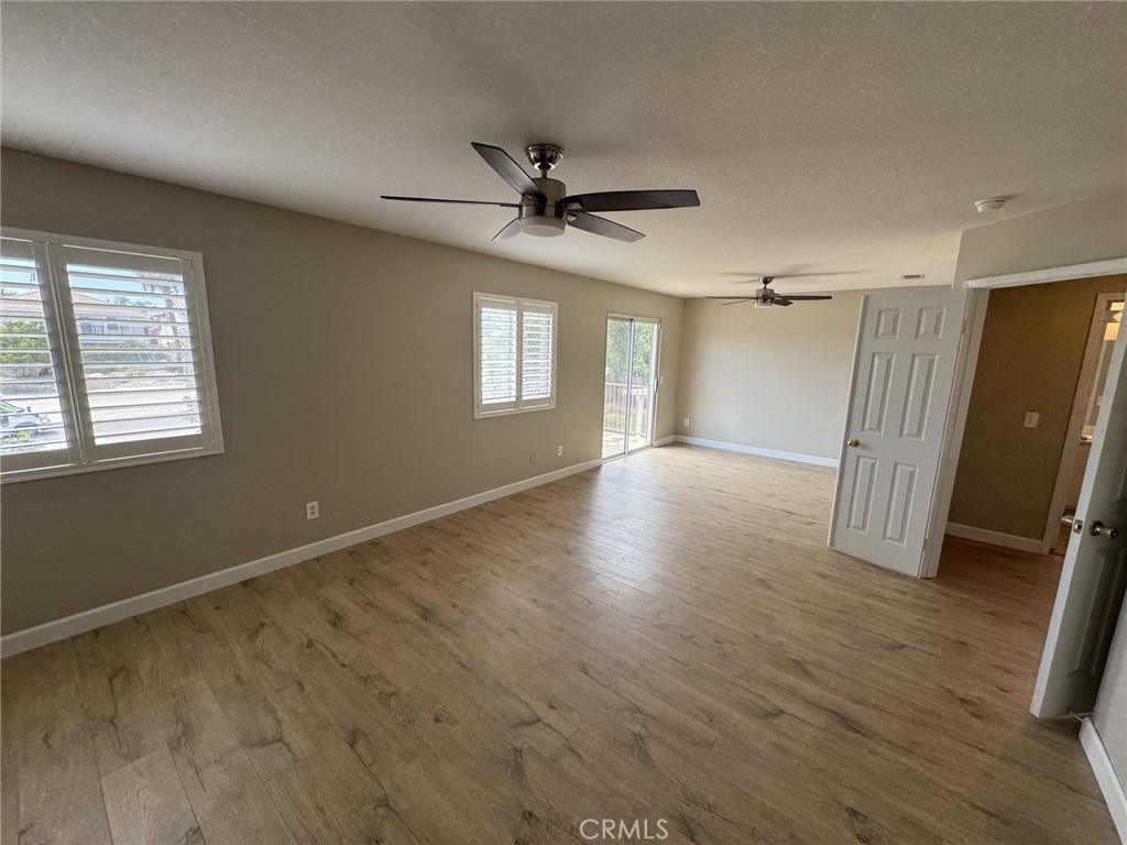 https://media.crmls.org/medias/db1249a1-5b4c-449f-9a5d-84cdc23f3c77.jpg?preset=X-Large