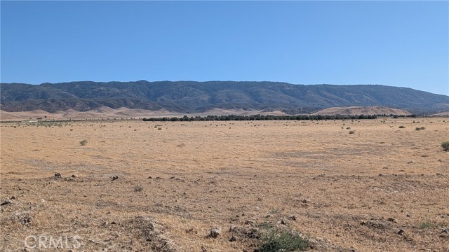 275 W Avenue B, Lancaster CA: https://media.crmls.org/medias/db14f2ca-b0dc-4e34-9fbb-a48dc47542a7.jpg