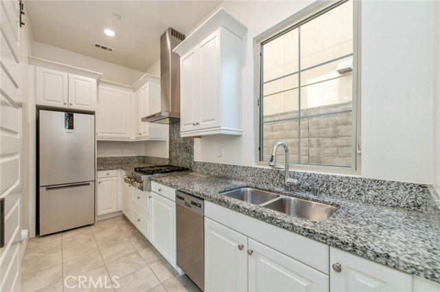 Detail Gallery Image 3 of 49 For 51 Lone Mountain, Irvine,  CA 92602 - 5 Beds | 4/1 Baths