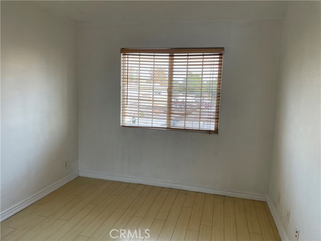 Detail Gallery Image 22 of 26 For 8425 Burnet Ave #4,  North Hills,  CA 91343 - 4 Beds | 2/1 Baths