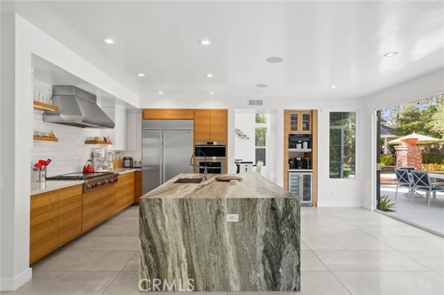 3 Bridgeport Road, Newport Coast CA: https://media.crmls.org/medias/db15dacf-5e3b-4170-8ed1-0df3809e984c.jpg