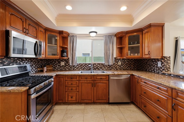 8419 Yolanda Avenue, Northridge CA: https://media.crmls.org/medias/db16a6d3-900b-46c6-ab1f-2873d7f1ce49.jpg