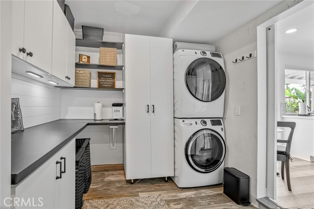 1324 Darwin Drive, Oceanside CA: https://media.crmls.org/medias/db16be08-ca0c-49c3-b36f-f1c2c6152a9f.jpg
