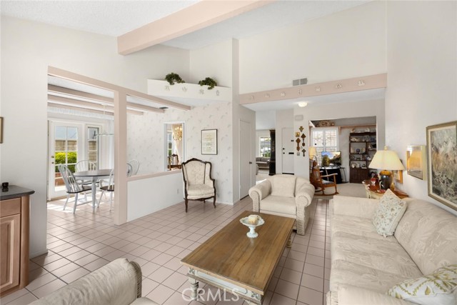 1730 Rolling Hills Drive, Fullerton CA: https://media.crmls.org/medias/db17e749-d11f-4bdb-9310-499a431d4546.jpg