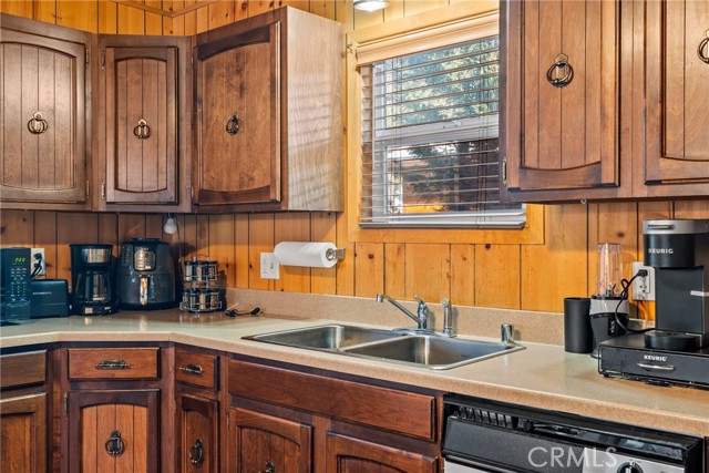 Detail Gallery Image 12 of 32 For 904 Michael Ave, Big Bear City,  CA 92314 - 3 Beds | 2 Baths