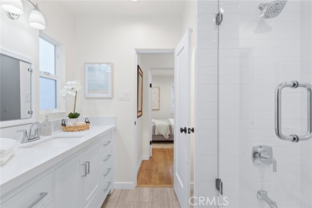 Upper Unit | Bathroom