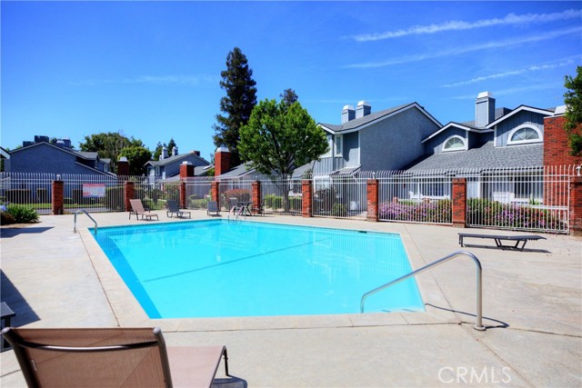 Detail Gallery Image 14 of 16 For 2600 Brookside Dr #11,  Bakersfield,  CA 93311 - 2 Beds | 2 Baths