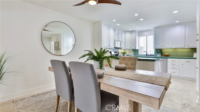2607 Nelson Ave, Redondo Beach, California 90278, 2 Bedrooms Bedrooms, ,1 BathroomBathrooms,Residential,Sold,Nelson Ave,OC22046640