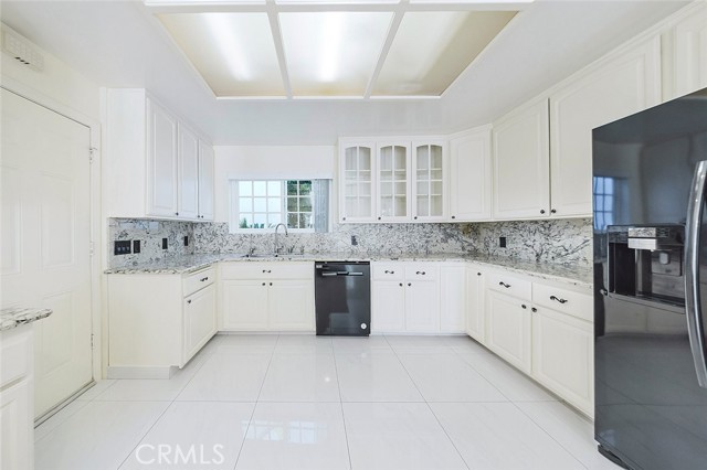 Detail Gallery Image 20 of 52 For 2255 E Chevy Chase Dr, Glendale,  CA 91206 - 4 Beds | 3 Baths