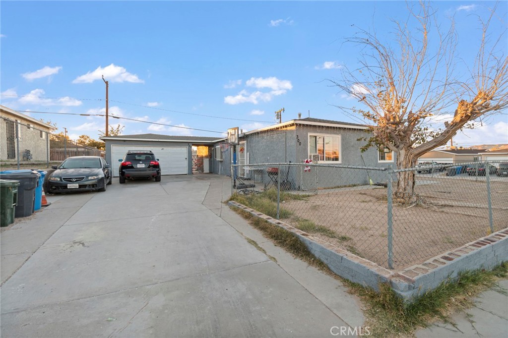300 Mary Anne Avenue, Barstow, CA 92311