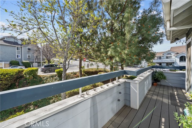 26905 Flo Lane, Canyon Country CA: https://media.crmls.org/medias/db19f1bd-7e92-47a0-b514-6dade293cd74.jpg