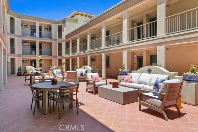 Common Area - Courtyard