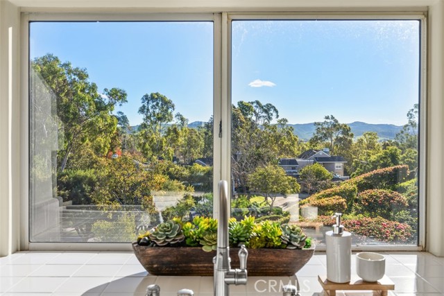 Detail Gallery Image 24 of 42 For 22 Delphinus, Irvine,  CA 92603 - 3 Beds | 3/1 Baths