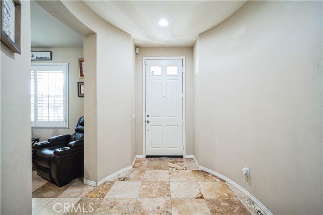 Detail Gallery Image 3 of 21 For 39302 Seraphina Rd, Temecula,  CA 92591 - 4 Beds | 3/1 Baths