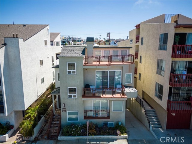 302 Hermosa Ave, Hermosa Beach, California 90254, 3 Bedrooms Bedrooms, ,2 BathroomsBathrooms,Residential,Sold,Hermosa Ave,SB22170043