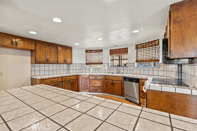 Detail Gallery Image 8 of 55 For 6342 Woodman Dr, Oroville,  CA 95966 - 2 Beds | 2/1 Baths