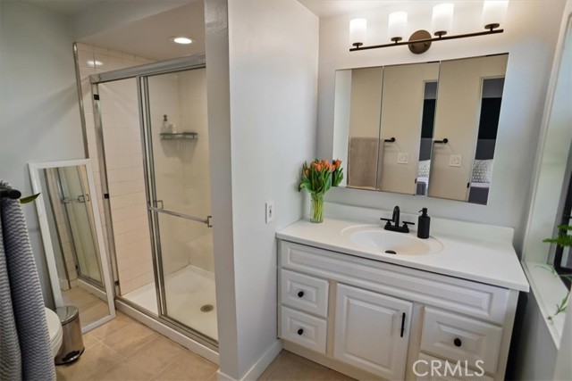 Image 17 of 27 For 4426 Kling Street