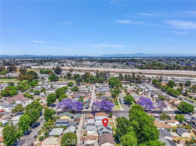 275 E Bort Street, Long Beach CA: https://media.crmls.org/medias/db1d6902-de87-4b52-9aaf-b7eb731882b5.jpg