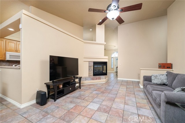 18463 Orange Street, Hesperia CA: https://media.crmls.org/medias/db1d7153-b0cd-4e62-93b6-cb000f043980.jpg