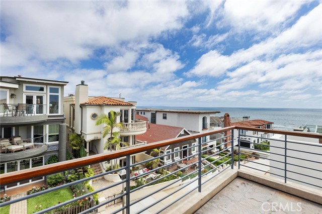 129 20th Street, Manhattan Beach CA: https://media.crmls.org/medias/db1db96a-f684-4949-a00f-6daa374e7343.jpg