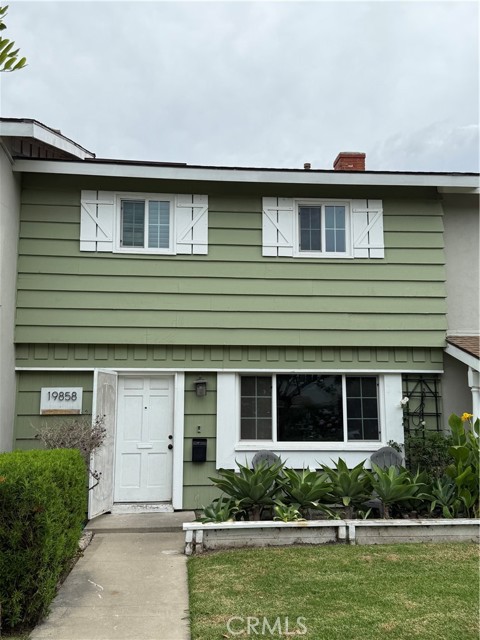 Detail Gallery Image 1 of 1 For 19858 Piccadilly Ln, Huntington Beach,  CA 92646 - 3 Beds | 1/1 Baths