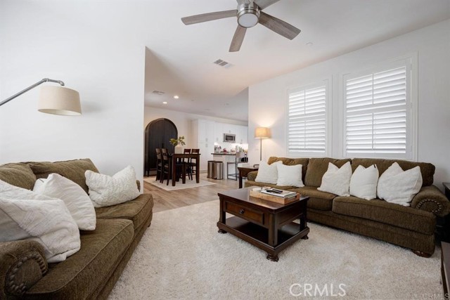 Detail Gallery Image 3 of 24 For 1127 Camino Levante, Chula Vista,  CA 91913 - 4 Beds | 3 Baths