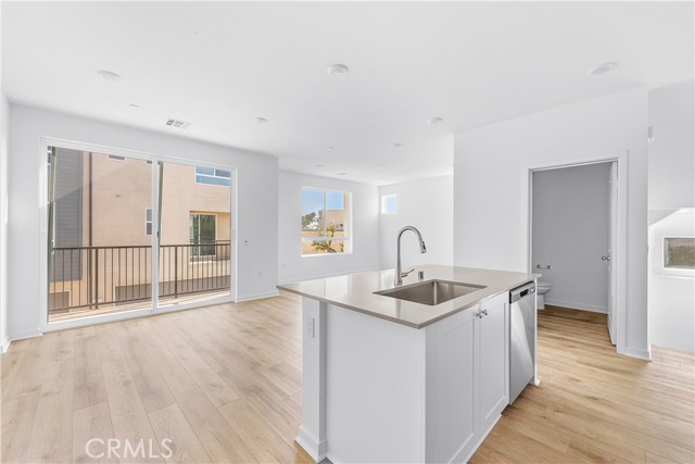 9423 1/2 N. Sepulveda Blvd., North Hills CA: https://media.crmls.org/medias/db1e8c3c-a376-4aa3-a837-03e0c6183384.jpg