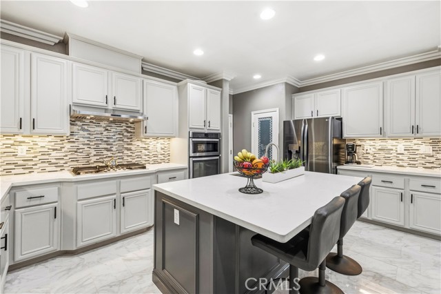 Detail Gallery Image 13 of 49 For 22029 Superior Ct, Saugus,  CA 91390 - 4 Beds | 2/1 Baths