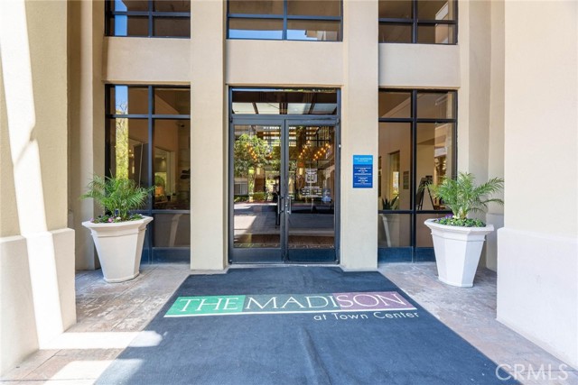 24595 Town Center Drive, Valencia CA: https://media.crmls.org/medias/db1fd45c-c3f8-4337-8dd0-444cf07a0cc6.jpg