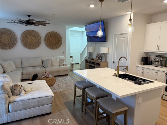 Detail Gallery Image 3 of 21 For 5644 Altamura Way, Fontana,  CA 92336 - 5 Beds | 3 Baths