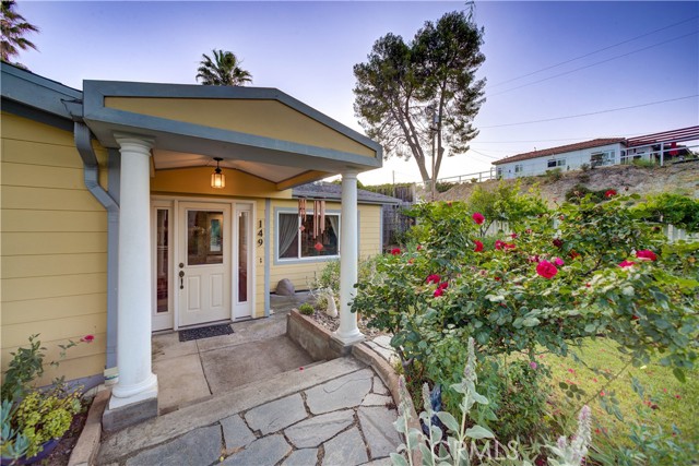 149 Vine Street, Paso Robles CA: https://media.crmls.org/medias/db218674-6240-4a4e-9968-0e0b0ff45608.jpg