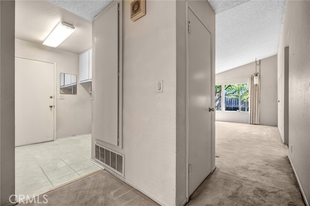 Image 11 of 32 For 19435 Almadin