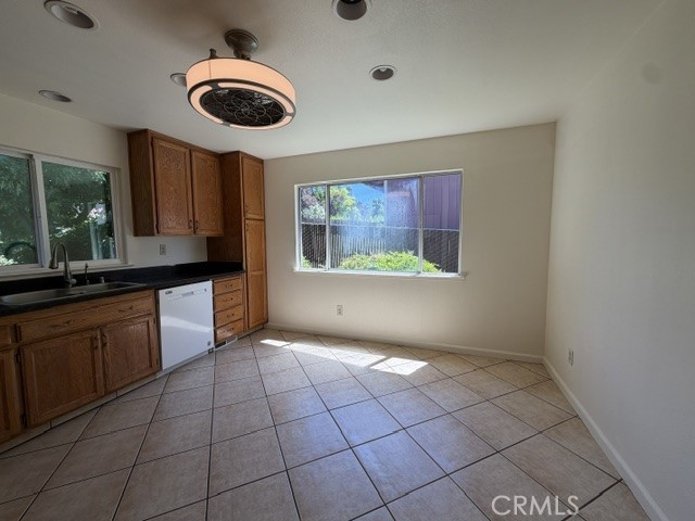 https://media.crmls.org/medias/db22cf30-d03b-43c6-8b0d-9f2b0a1fadff.jpg?preset=X-Large