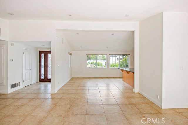 Detail Gallery Image 8 of 37 For 20546 Miranda Pl, Woodland Hills,  CA 91367 - 3 Beds | 2 Baths