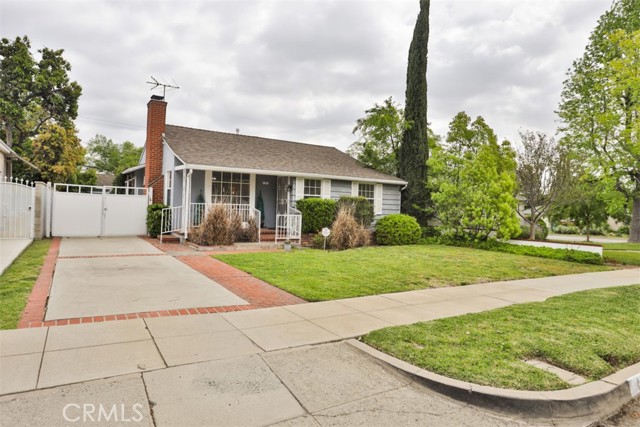 Detail Gallery Image 2 of 48 For 484 N Daisy Ave, Pasadena,  CA 91107 - 3 Beds | 2 Baths