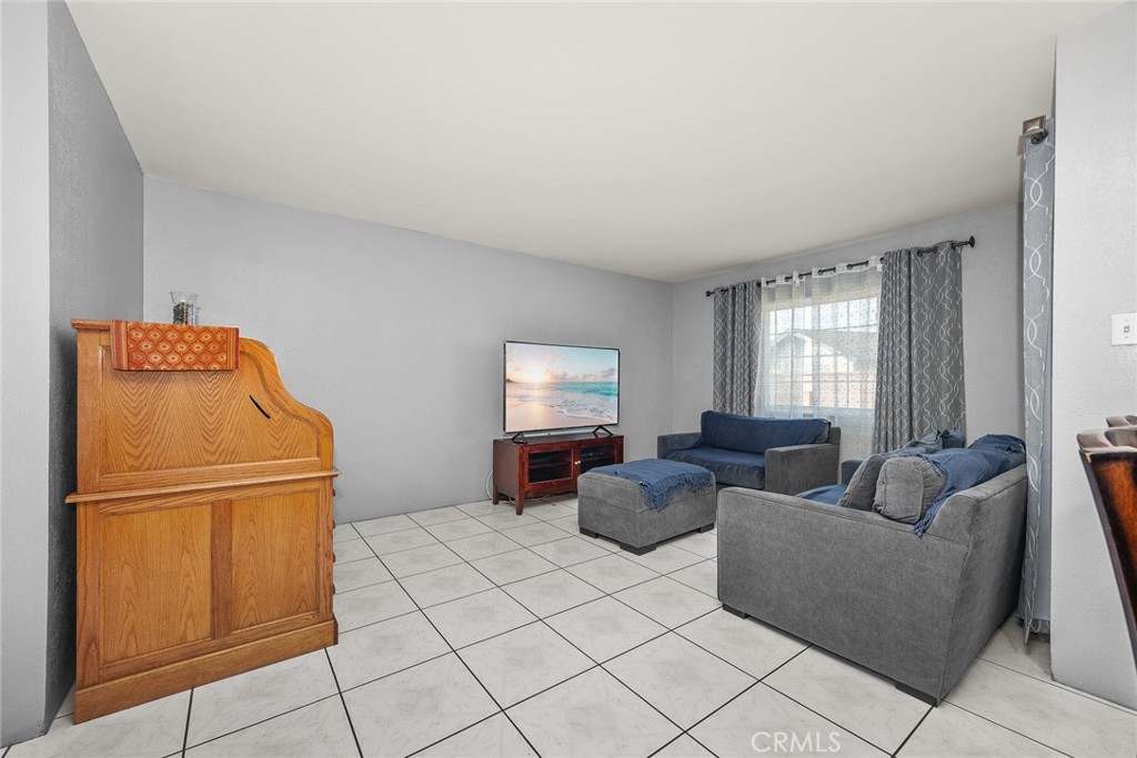 MLS #WS25247140 image #6