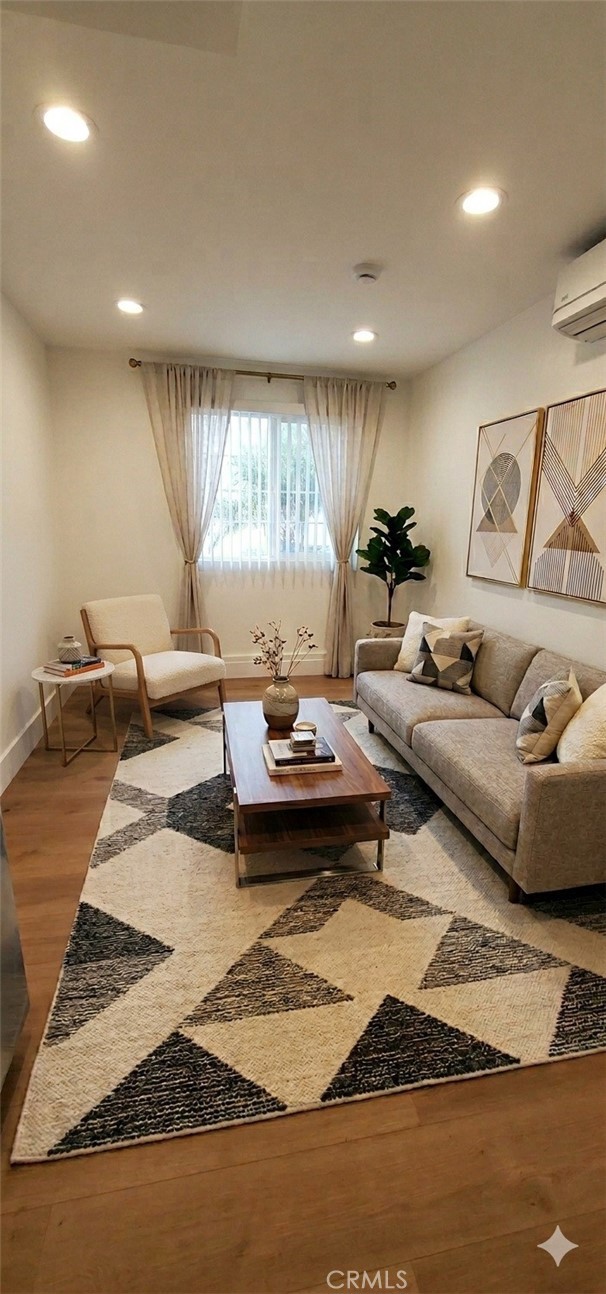 Front Image Thumbnail for CRSR26046044