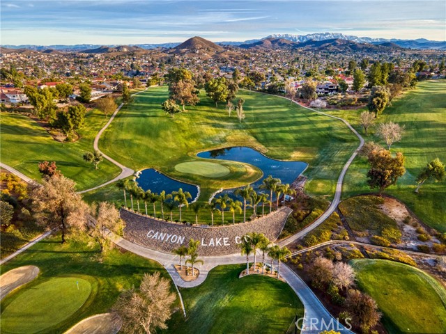 22054 Treasure Island Drive, Canyon Lake CA: https://media.crmls.org/medias/db2432e1-88a1-4507-b8e0-3dc6c288c2cd.jpg