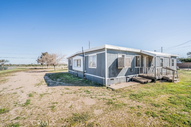 Detail Gallery Image 3 of 33 For 11025 Phelen Rd, Oak Hills,  CA 92344 - 3 Beds | 1 Baths