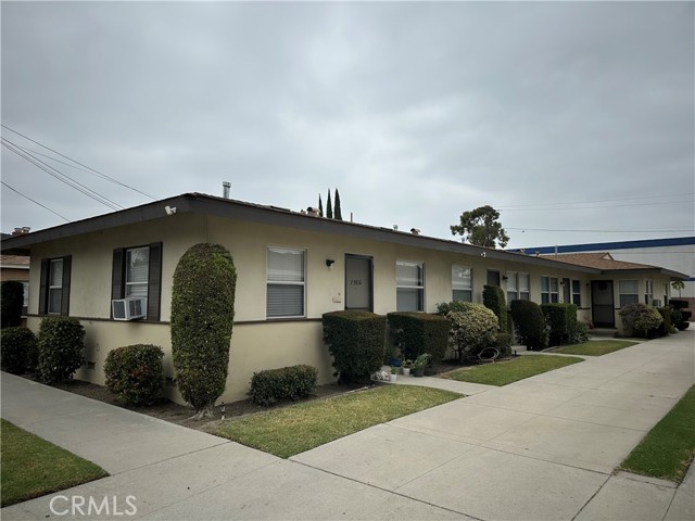 7908 2nd Street, Downey CA: https://media.crmls.org/medias/db25976b-ef20-4e9b-8852-b6d8d0be6671.jpg