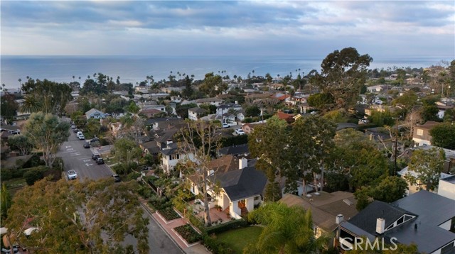 432 Holly Street, Laguna Beach CA: https://media.crmls.org/medias/db25a7a1-4520-4a95-8c12-71543aa1339f.jpg