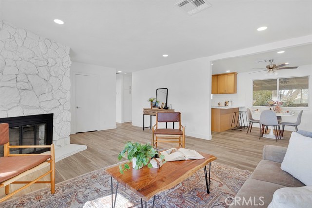 Detail Gallery Image 11 of 54 For 14450 Jicarilla, Apple Valley,  CA 92307 - 3 Beds | 2 Baths