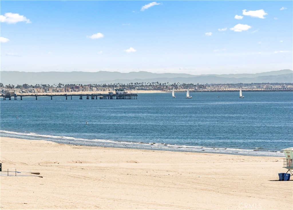 https://media.crmls.org/medias/db27c08d-60d0-403a-91fe-22ba8bd4903e.jpg?preset=X-Large