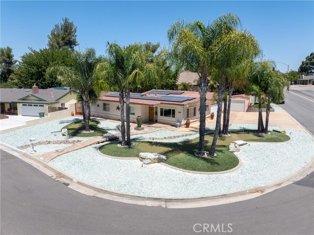 1002 Par Avenue, Paso Robles CA: https://media.crmls.org/medias/db28c9c2-451d-48bf-9141-918c6ef744cc.jpg